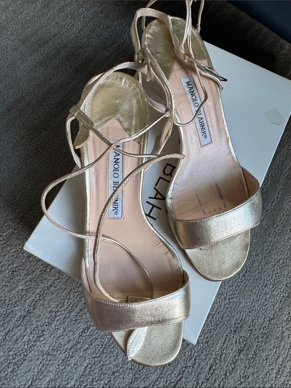 Manolo Blahnik Metallic Gold Strappy kitten heels sandals size 37 - Picture 2 of 8